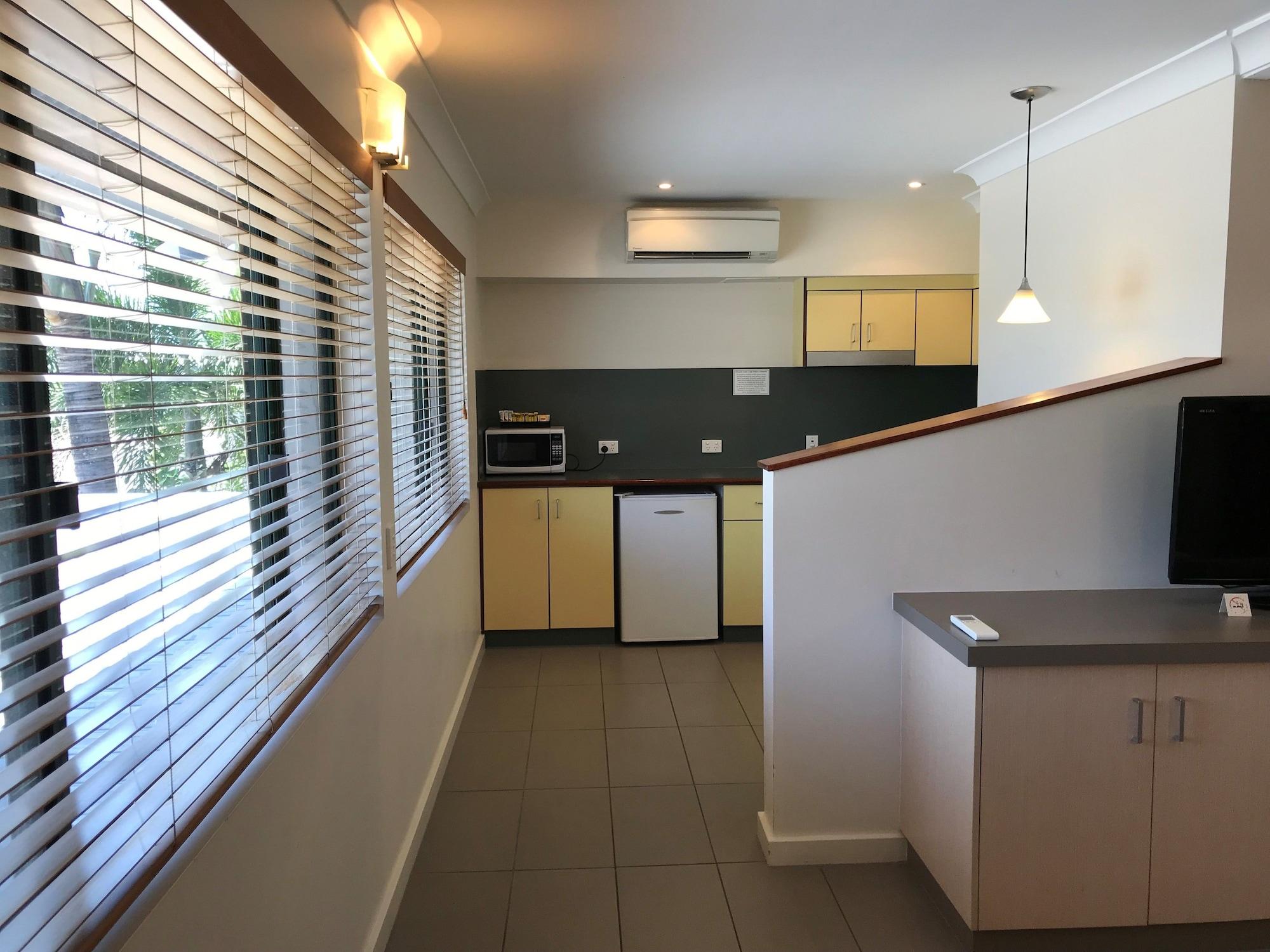 Bay Village Tropical Retreat & Apartments Cairns Eksteriør bilde